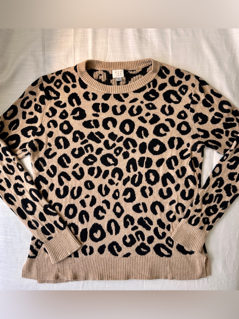 Women’s Leopard Print Crewneck Sweater, size XL